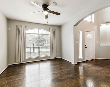 7510 Stonesfield Place - Photo Thumbnail 16
