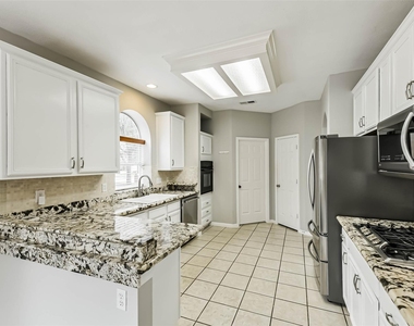 7510 Stonesfield Place - Photo Thumbnail 10