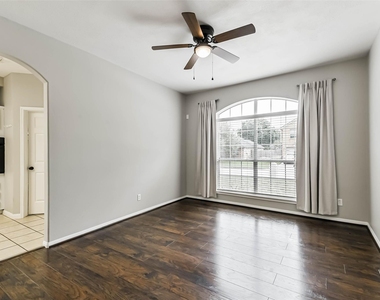 7510 Stonesfield Place - Photo Thumbnail 15