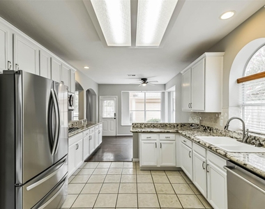 7510 Stonesfield Place - Photo Thumbnail 12