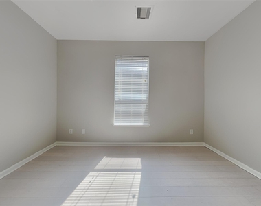 9443 Black Tooth Way - Photo Thumbnail 3