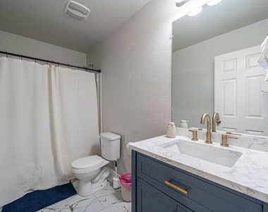 7222 Palomino Bay - Photo Thumbnail 13