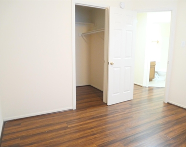 4923 Callery Creek Drive - Photo Thumbnail 11