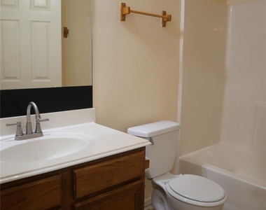 4923 Callery Creek Drive - Photo Thumbnail 7