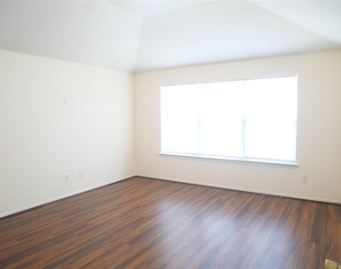 4923 Callery Creek Drive - Photo Thumbnail 12