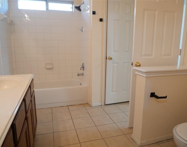 4923 Callery Creek Drive - Photo Thumbnail 16