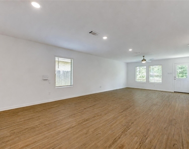 20926 Zuccala Drive - Photo Thumbnail 5