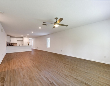 20926 Zuccala Drive - Photo Thumbnail 9