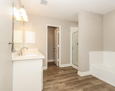 29623 Legends Bluff Drive - Photo Thumbnail 9