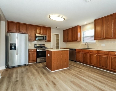 29623 Legends Bluff Drive - Photo Thumbnail 5