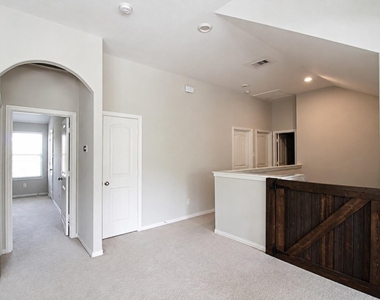286 Capriccio Lane - Photo Thumbnail 21