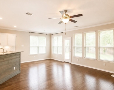 286 Capriccio Lane - Photo Thumbnail 7