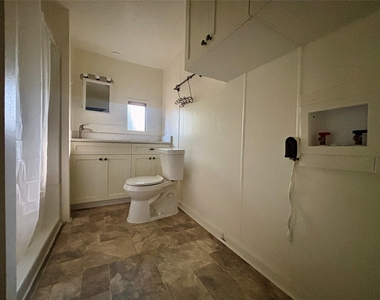 13405 Commander Circle - Photo Thumbnail 15