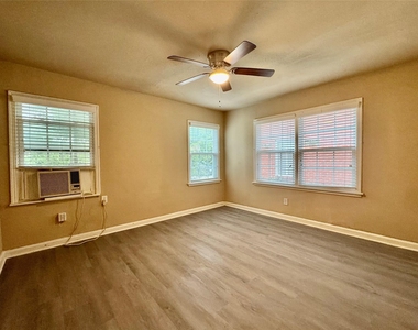 2431 Shakespeare St - Photo Thumbnail 8