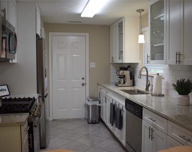 5742 Southminster Drive - Photo Thumbnail 18