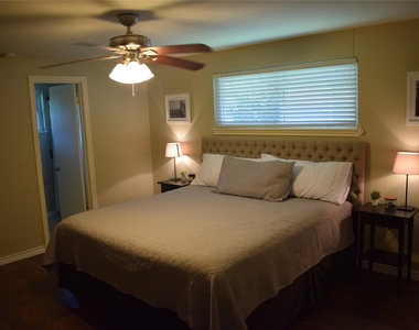 5742 Southminster Drive - Photo Thumbnail 5