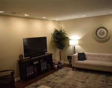 5742 Southminster Drive - Photo Thumbnail 4