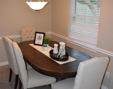 5742 Southminster Drive - Photo Thumbnail 15