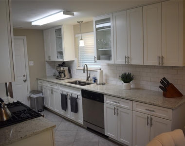 5742 Southminster Drive - Photo Thumbnail 17