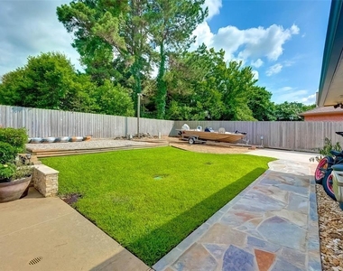 9820 W Shore Drive - Photo Thumbnail 10