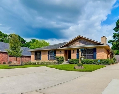 9820 W Shore Drive - Photo Thumbnail 2