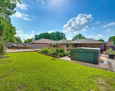 9820 W Shore Drive - Photo Thumbnail 9