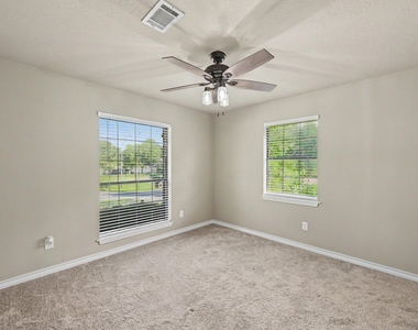 9820 W Shore Drive - Photo Thumbnail 21