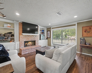 9820 W Shore Drive - Photo Thumbnail 13