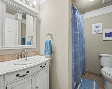 9820 W Shore Drive - Photo Thumbnail 22