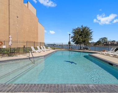 12600 Melville Drive - Photo Thumbnail 25