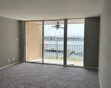 12600 Melville Drive - Photo Thumbnail 7
