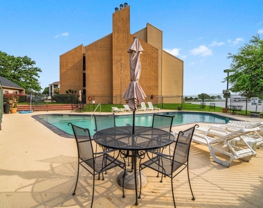 12600 Melville Drive - Photo Thumbnail 27