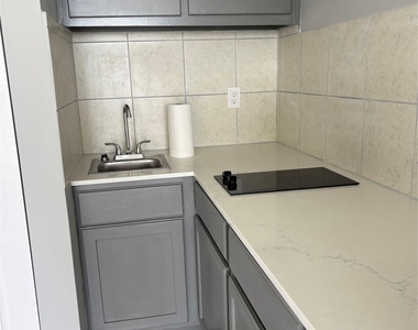 12600 Melville Drive - Photo Thumbnail 11
