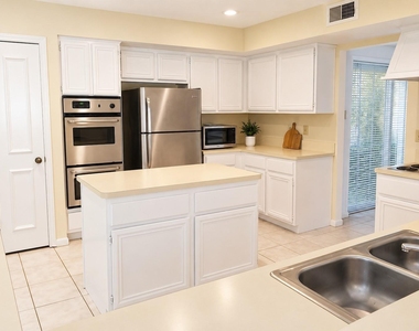 1539 Beaconshire Road - Photo Thumbnail 3