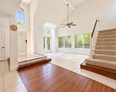 1539 Beaconshire Road - Photo Thumbnail 12
