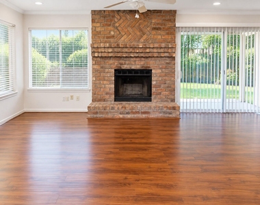 1539 Beaconshire Road - Photo Thumbnail 4