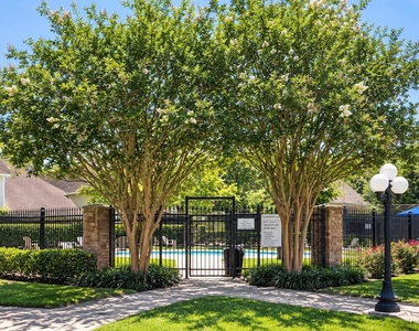 1539 Beaconshire Road - Photo Thumbnail 16