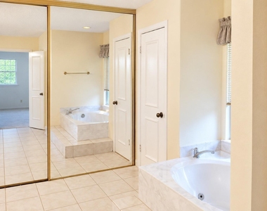 1539 Beaconshire Road - Photo Thumbnail 7
