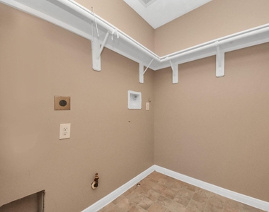 3006 Palace Oaks Drive - Photo Thumbnail 8