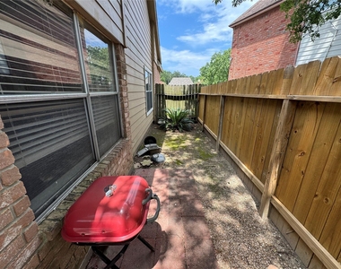 1511 Ridgebriar - Photo Thumbnail 16