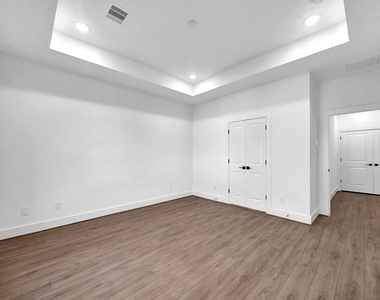 7825 Colonial Lane - Photo Thumbnail 16