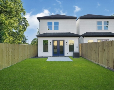 7825 Colonial Lane - Photo Thumbnail 21