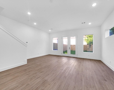 7825 Colonial Lane - Photo Thumbnail 6