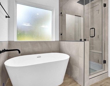 7825 Colonial Lane - Photo Thumbnail 18