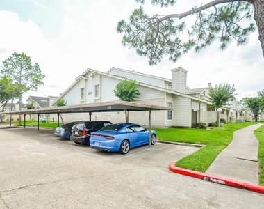 6211 Ludington Drive - Photo Thumbnail 4