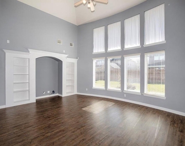 1553 Tahoe Court - Photo Thumbnail 10