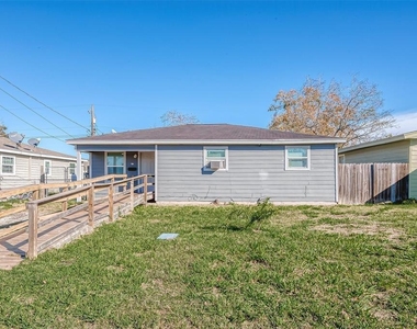412 Snow Drive - Photo Thumbnail 11