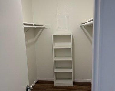 9201 Clarewood Drive - Photo Thumbnail 14