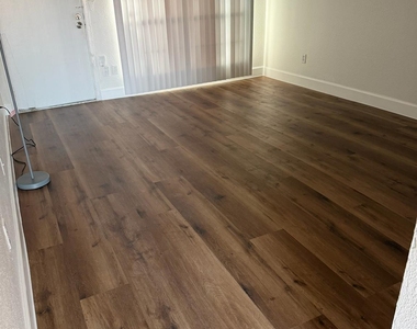 9201 Clarewood Drive - Photo Thumbnail 3