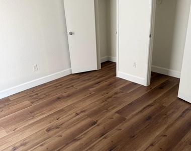 9201 Clarewood Drive - Photo Thumbnail 6